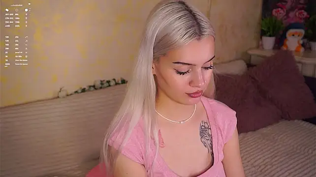 ReneaGilleyn Live XXX chat