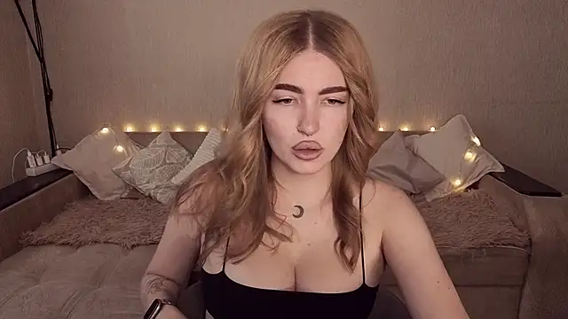 ViolettaLopez Adlı Modelin Canlı XXX Sohbeti
