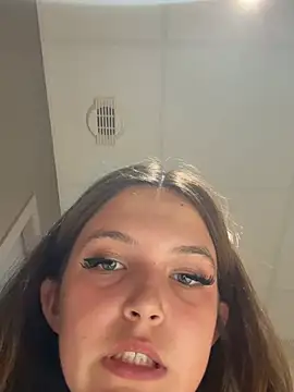 Louna-Emma Pertunjukan Webcam