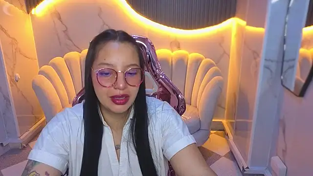 Chat +18 de Sara13_b ao vivo