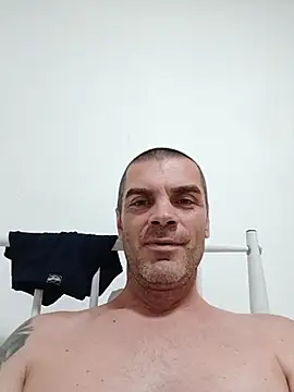 SIRMASTERDOMINATORXXL Adlı Modelin Canlı XXX Sohbeti