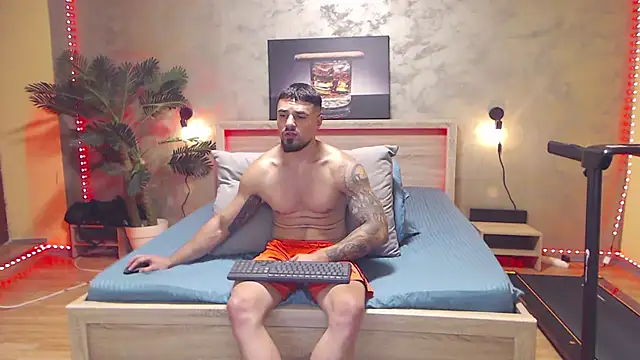 Tiberius_hunk Chat XXX live