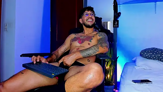 LiamUribe – Naživo XXX chat