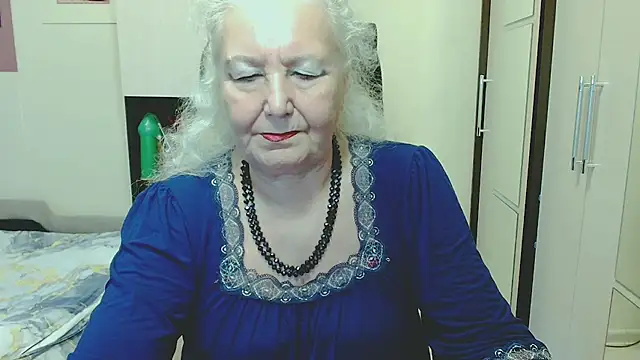 GrannyAlisa's Live XXX Chat