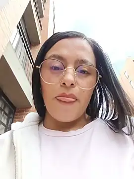 Chat +18 de Luna_Rose1 ao vivo