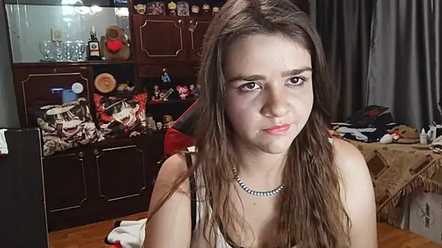 QueenBeatrice live XXX chat