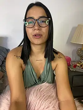 Val12777 live XXX chat