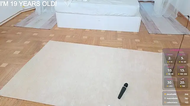 Chat +18 de Little__Lunaa ao vivo