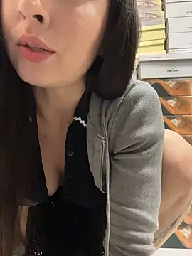 Holly_Play Chat XXX live