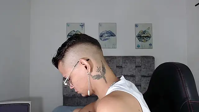 axcel_boy_ live XXX chat