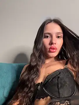 SofiaLaLight Adlı Modelin Canlı XXX Sohbeti