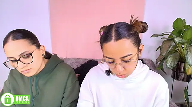 Jules_n_Gia webkamerás műsora