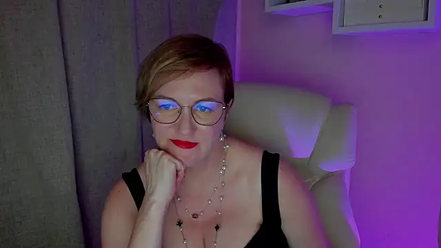 Chat +18 de feliziaDesire ao vivo