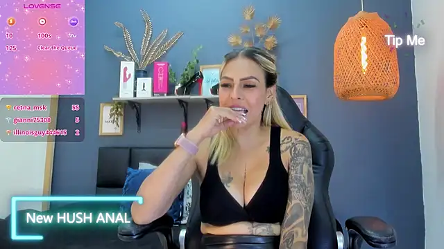Chat +18 de yessila_parker ao vivo