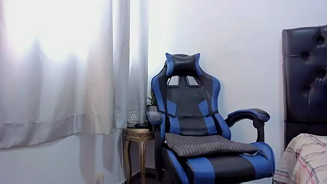 XXX chat uživo modela doublefun24
