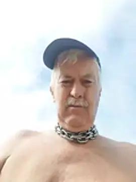 slave4men's Live XXX Chat