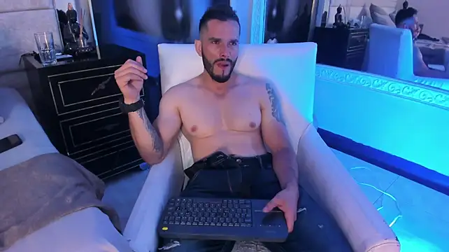 TheeRock_1n Live XXX chat