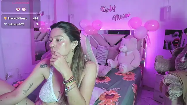 Karly_moon's Live XXX Chat