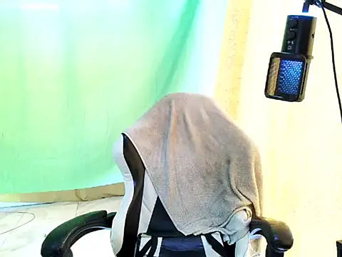aronmiller404's Live XXX Chat