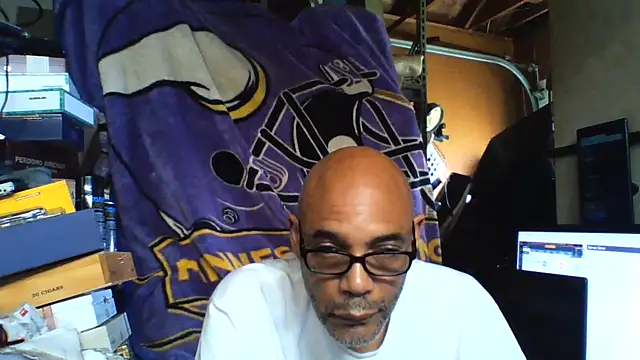 Chatroom XXX en direct de A_CIGAR_MAN