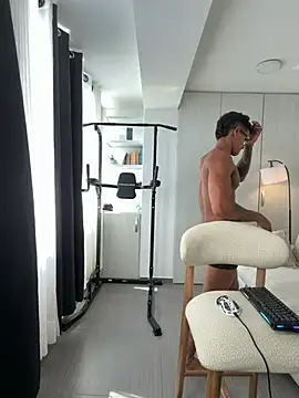 Paradise_boy__ Adlı Modelin Canlı XXX Sohbeti