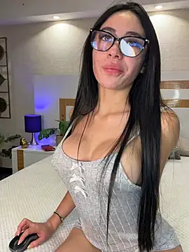 צ'אט XXX בשידור חי של zaffira_