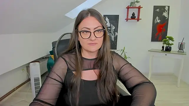 MistressDarrah Chat XXX in diretta