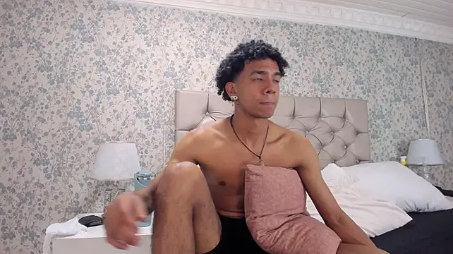 แชท XXX สดของ MarckThompsonn