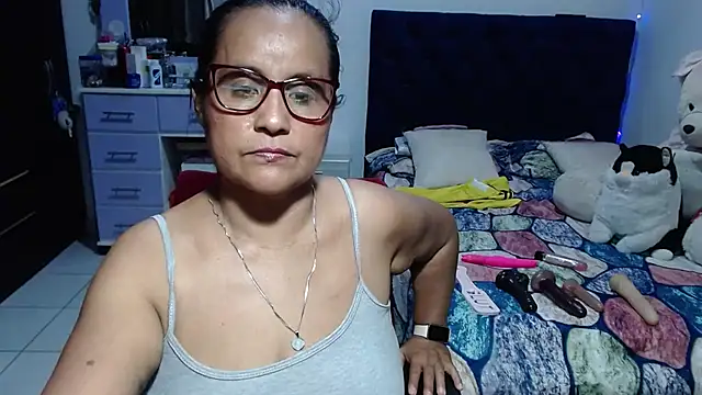 pervert_mommy_n Live XXX chat