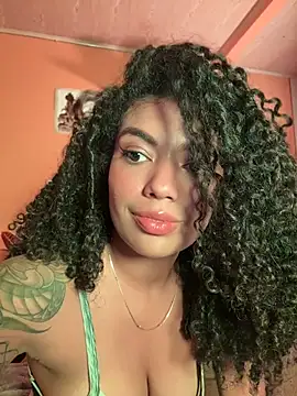 צ'אט XXX בשידור חי של Morenayaa