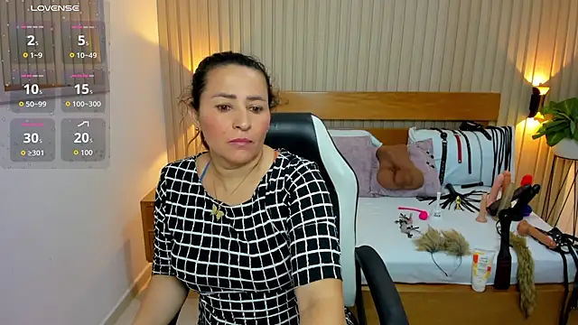 Chat +18 de luciana_ballesteros_ ao vivo