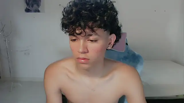 Chatroom XXX en direct de FUNNY_DICK_