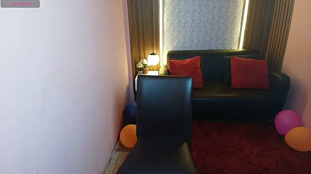 MoriahStorm élő XXX-chatje