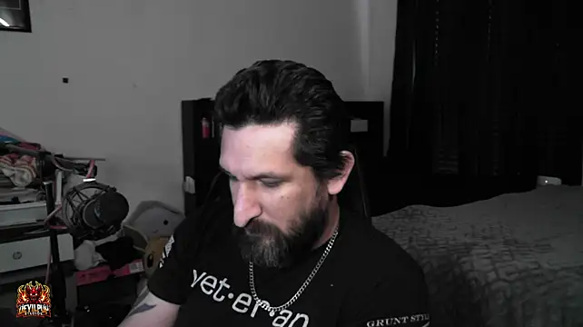 DevilPup75_ Chat XXX in diretta