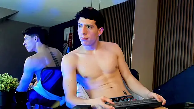 TheGhostforeeonss Chat XXX live
