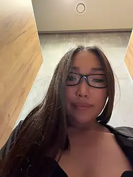 trytomakememoam's Live XXX Chat