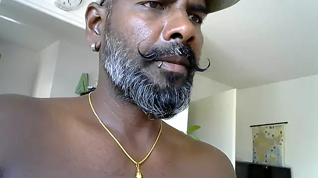 frenchblackc31 라이브 XXX 채팅