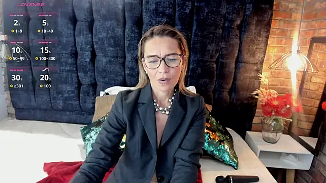 Issa_Milf__ live XXX chat