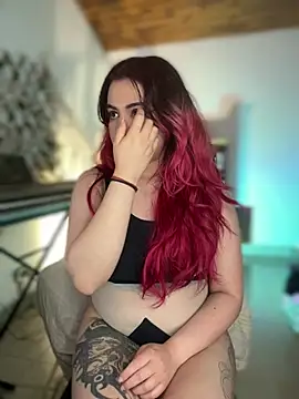 NikkiNix Adlı Modelin Canlı XXX Sohbeti