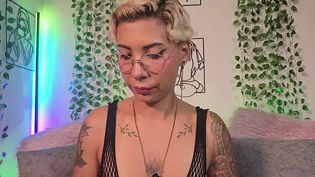 MiaMorgan_ Chat XXX in diretta