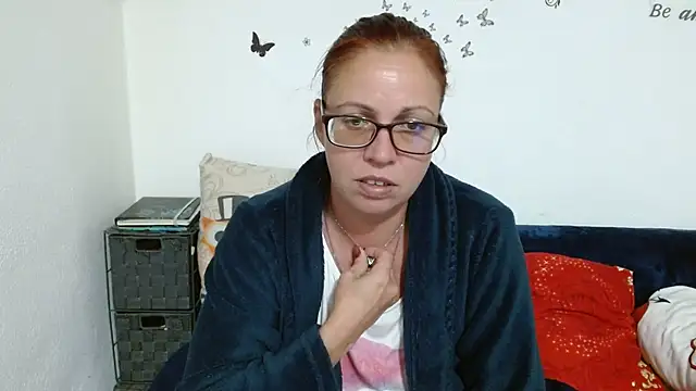Chatroom XXX en direct de LadyHellene