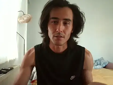 MAYBEYOUTWT Live XXX-chat
