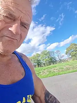 Pokazy przed kamerką – gymrat61