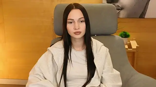 EmikoMenasco's Live XXX Chat