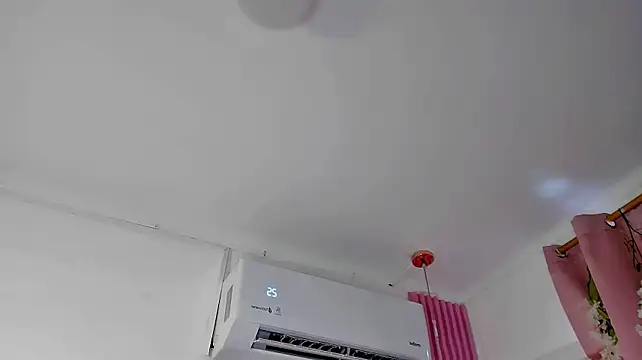 Mia_Jansen Adlı Modelin Canlı XXX Sohbeti