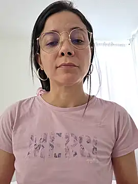 miaeyex 现场XXX聊天