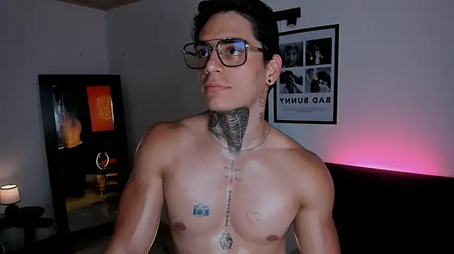 Simon_cortes élő XXX-chatje