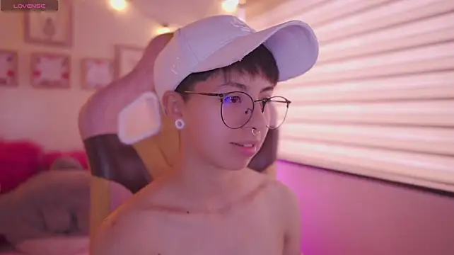 tommy_blue's Live XXX Chat