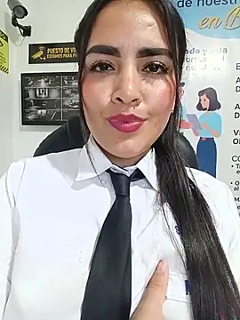 دردشة MAYE__13 الجنسية المباشرة