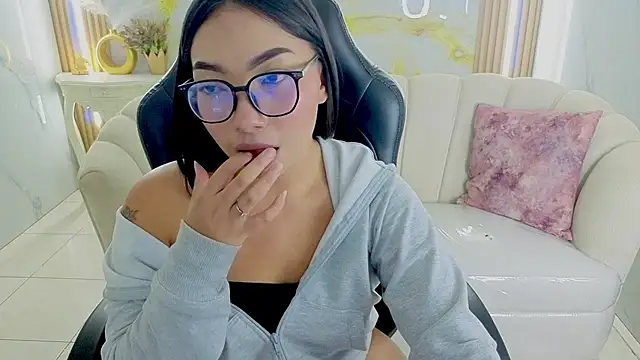 Chatroom XXX en direct de Akari_s